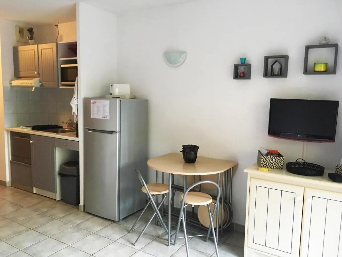 Sanary sur Mer Appartement 30m2 T2 avec terrasse Piscine 10min à pied de la plage 0*, Sanary-sur-Mer France